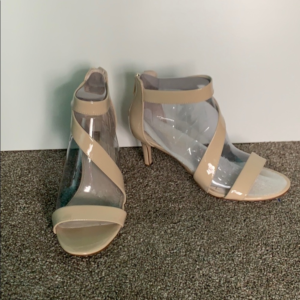 BRAND NEW! Nude patent pump, Louise et Cie, sz 6.
